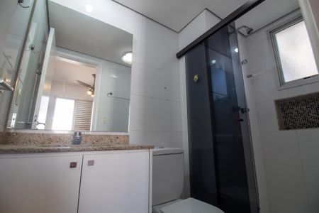 Apartamento para alugar com 66m², 2 quartos e 1 vaga Apartamento para alugar com 66m², 2 quartos e 1 vagaBanheiro da Suíte