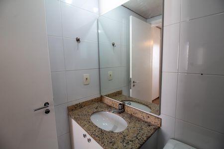 Apartamento para alugar com 66m², 2 quartos e 1 vaga Apartamento para alugar com 66m², 2 quartos e 1 vagaBanheiro da Suíte