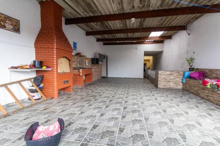 Casa à venda com 25m², 3 quartos e 1 vaga Casa à venda com 25m², 3 quartos e 1 vagaVaranda