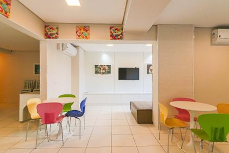 Apartamento à venda com 82m², 3 quartos e 2 vagas Apartamento à venda com 82m², 3 quartos e 2 vagasÁrea comum - Salão de festas Infantil