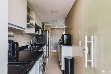 Apartamento à venda com 82m², 3 quartos e 2 vagas Apartamento à venda com 82m², 3 quartos e 2 vagasCozinha e Área de Serviço