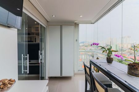 Apartamento à venda com 82m², 3 quartos e 2 vagas Apartamento à venda com 82m², 3 quartos e 2 vagasVaranda