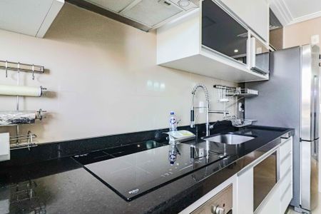 Apartamento à venda com 82m², 3 quartos e 2 vagas Apartamento à venda com 82m², 3 quartos e 2 vagasCozinha e Área de Serviço