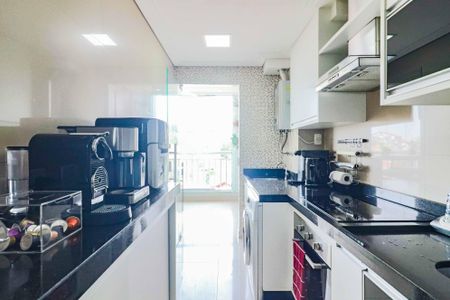 Apartamento à venda com 82m², 3 quartos e 2 vagas Apartamento à venda com 82m², 3 quartos e 2 vagasCozinha e Área de Serviço