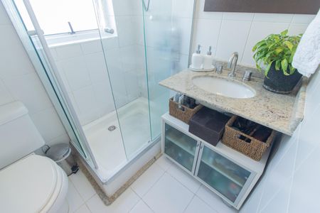Apartamento à venda com 74m², 2 quartos e 1 vaga Apartamento à venda com 74m², 2 quartos e 1 vagaBanheiro