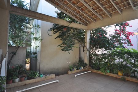 Casa à venda com 300m², 3 quartos e 2 vagasGaragem