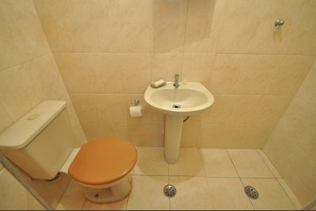 Casa à venda com 300m², 3 quartos e 2 vagasEdícula - Banheiro