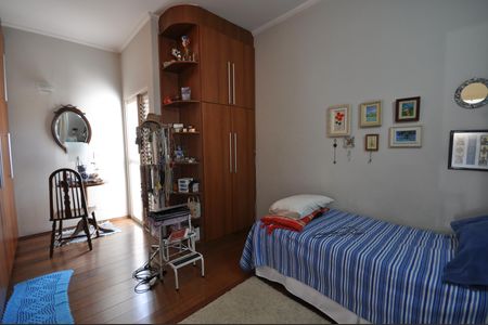 Casa à venda com 300m², 3 quartos e 2 vagasSuíte 1