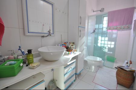 Casa à venda com 300m², 3 quartos e 2 vagasBanheiro da Suíte 1