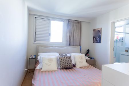 Apartamento à venda com 126m², 4 quartos e 3 vagas Apartamento à venda com 126m², 4 quartos e 3 vagasSuíte
