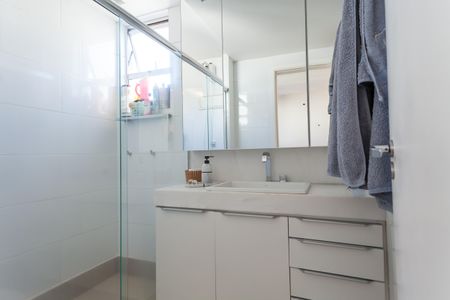 Apartamento à venda com 126m², 4 quartos e 3 vagas Apartamento à venda com 126m², 4 quartos e 3 vagasBanheiro da Suíte