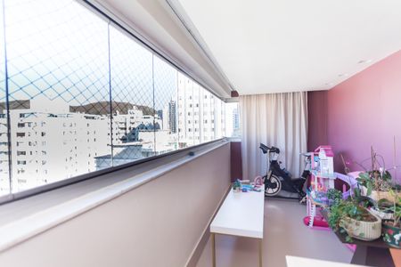 Apartamento à venda com 126m², 4 quartos e 3 vagas Apartamento à venda com 126m², 4 quartos e 3 vagasVaranda da Sala