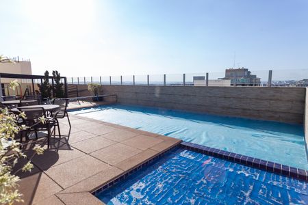 Apartamento à venda com 126m², 4 quartos e 3 vagas Apartamento à venda com 126m², 4 quartos e 3 vagasÁrea comum - Piscina