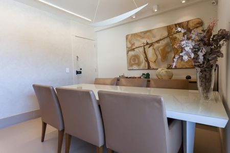 Apartamento à venda com 126m², 4 quartos e 3 vagas Apartamento à venda com 126m², 4 quartos e 3 vagasSala de Jantar