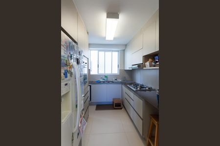 Apartamento à venda com 126m², 4 quartos e 3 vagas Apartamento à venda com 126m², 4 quartos e 3 vagasCozinha