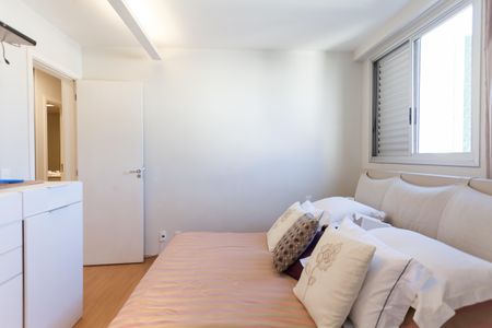 Apartamento à venda com 126m², 4 quartos e 3 vagas Apartamento à venda com 126m², 4 quartos e 3 vagasSuíte