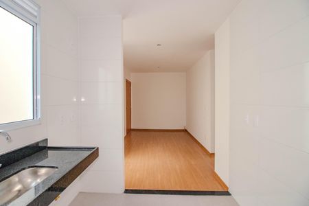 Apartamento à venda com 40m², 2 quartos e 1 vaga Apartamento à venda com 40m², 2 quartos e 1 vagaCozinha e Área de Serviço