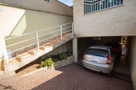 Casa à venda com 198m², 2 quartos e 5 vagas Casa à venda com 198m², 2 quartos e 5 vagasGaragem