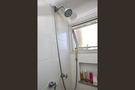 Apartamento à venda com 69m², 2 quartos e 1 vagaChuveiro do Banheiro da Suíte