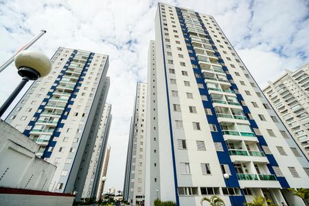 Apartamento à venda com 76m², 3 quartos e 2 vagas Apartamento à venda com 76m², 3 quartos e 2 vagasFachada