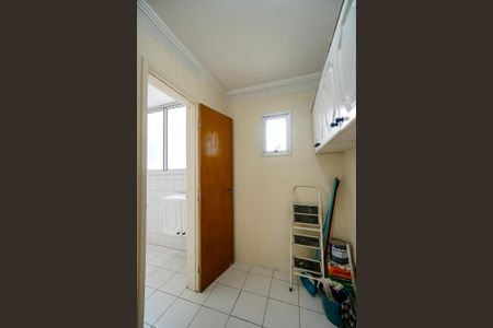 Apartamento à venda com 76m², 3 quartos e 2 vagas Apartamento à venda com 76m², 3 quartos e 2 vagasQuarto de serviço