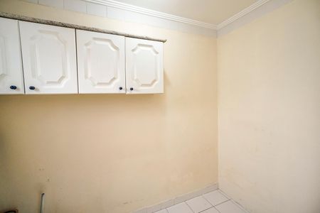 Apartamento à venda com 76m², 3 quartos e 2 vagas Apartamento à venda com 76m², 3 quartos e 2 vagasQuarto de serviço