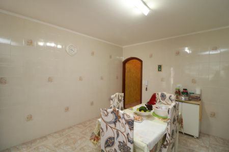 Casa à venda com 180m², 2 quartos e 2 vagasCozinha