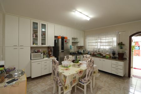 Casa à venda com 180m², 2 quartos e 2 vagasCozinha