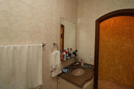 Casa à venda com 180m², 2 quartos e 2 vagasBanheiro Social 2