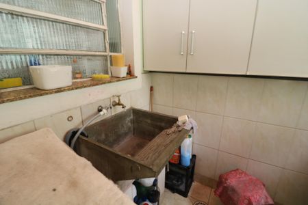 Casa à venda com 180m², 2 quartos e 2 vagasÁrea de Serviço