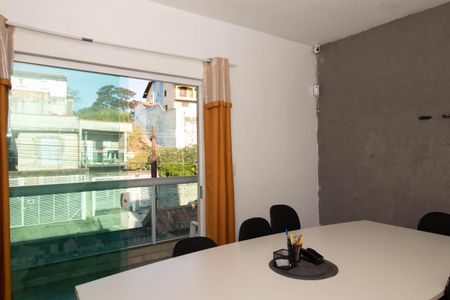 Casa para alugar com 125m², 2 quartos e 4 vagas Casa para alugar com 125m², 2 quartos e 4 vagasSala