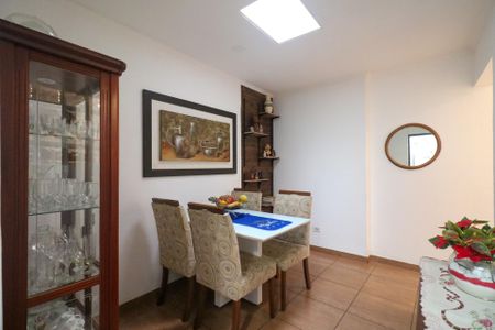 Casa à venda com 202m², 2 quartos e 2 vagas Casa à venda com 202m², 2 quartos e 2 vagasSala de Jantar
