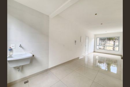Apartamento à venda com 77m², 2 quartos e 1 vaga Apartamento à venda com 77m², 2 quartos e 1 vagaÁrea de Serviço