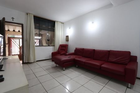 Casa à venda com 72m², 2 quartos e 1 vagaSala