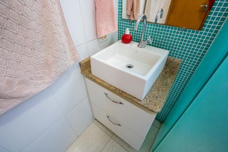 Apartamento à venda com 136m², 2 quartos e 1 vaga Apartamento à venda com 136m², 2 quartos e 1 vagaBanheiro social