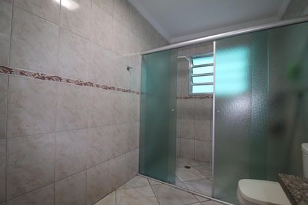 Casa à venda com 177m², 3 quartos e 4 vagasBanheiro 2
