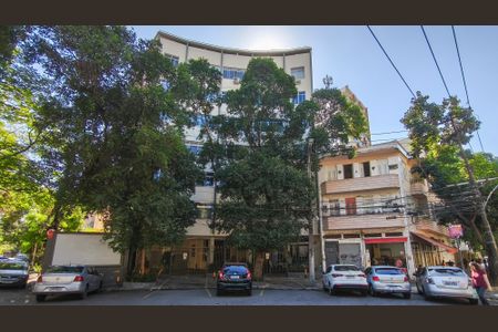 Apartamento à venda com 70m², 2 quartos e 1 vaga Apartamento à venda com 70m², 2 quartos e 1 vagaFachada e portaria