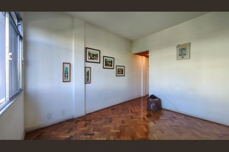 Apartamento à venda com 70m², 2 quartos e 1 vaga Apartamento à venda com 70m², 2 quartos e 1 vagaSala