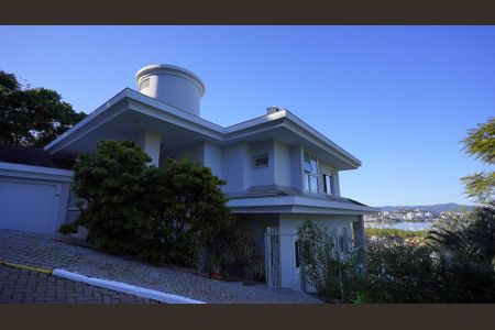 Casa de condomínio para alugar com 500m², 5 quartos e 3 vagasFachada da casa