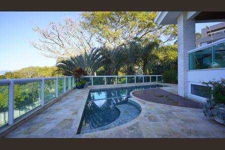 Casa de condomínio para alugar com 500m², 5 quartos e 3 vagasPiscina