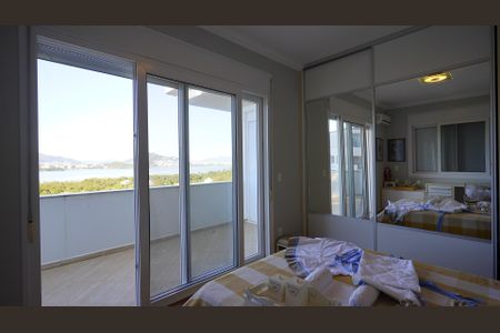 Casa de condomínio para alugar com 500m², 5 quartos e 3 vagasSuíte 4