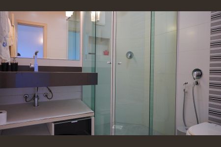 Casa de condomínio para alugar com 500m², 5 quartos e 3 vagasBanheiro da Suíte 2