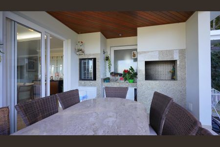 Casa de condomínio para alugar com 500m², 5 quartos e 3 vagasChurrasqueira