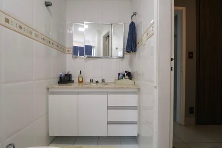 Apartamento para alugar com 250m², 4 quartos e 2 vagasBanheiro Suíte 2