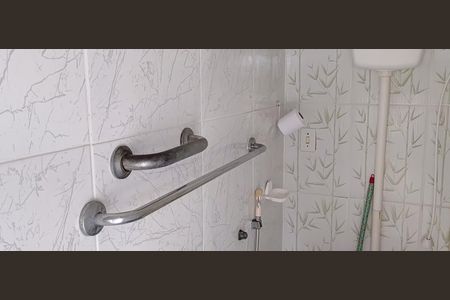 Casa de condomínio à venda com 250m², 4 quartos e 2 vagasBanheiro de Serviço 