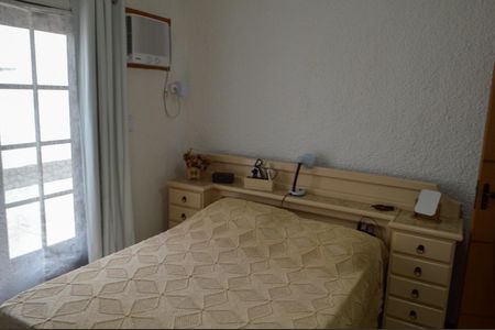 Casa de condomínio à venda com 250m², 4 quartos e 2 vagasQuarto 1