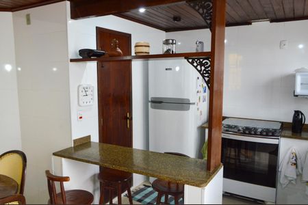 Casa de condomínio à venda com 250m², 4 quartos e 2 vagasCozinha