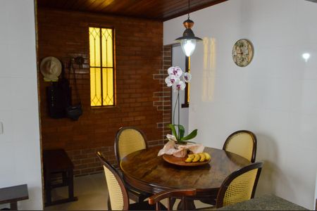 Casa de condomínio à venda com 250m², 4 quartos e 2 vagasCozinha