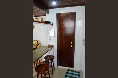 Casa de condomínio à venda com 250m², 4 quartos e 2 vagasDispensa 