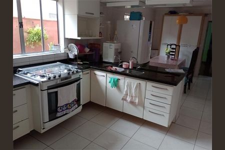 Casa à venda com 236m², 3 quartos e sem vaga